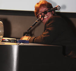 dueling pianos, smokin george